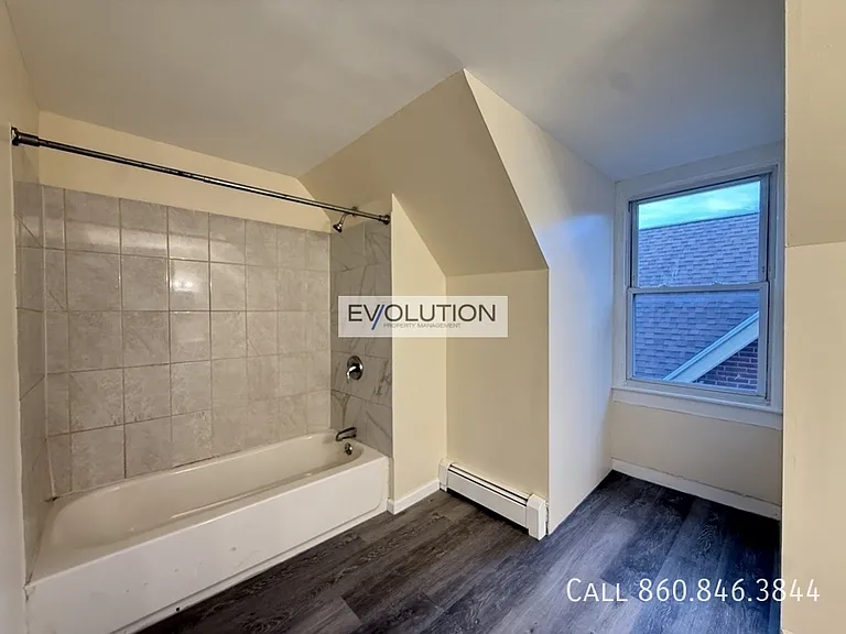 57 Franklin Ave #3 — Photo 3