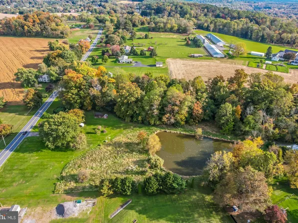 2041 Little Conestoga Rd, Elverson, PA 19520