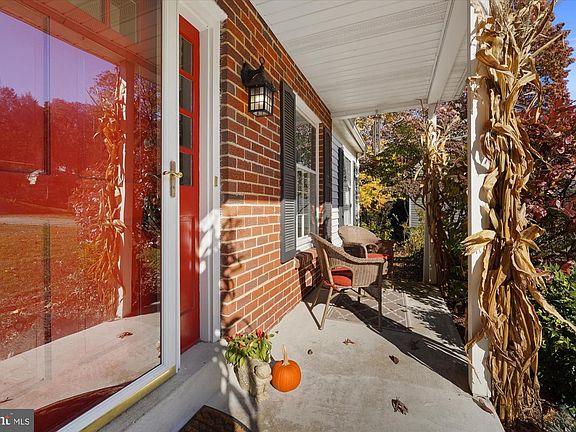 4th image of 11 Graham Ct