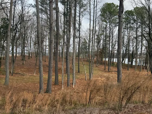 16 Stately Oak Dr, Huntingdon, TN 38344