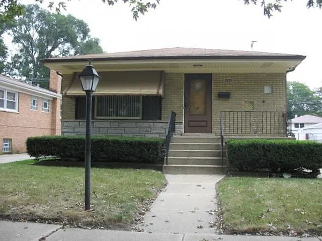 14341 Dorchester Ave photo 1