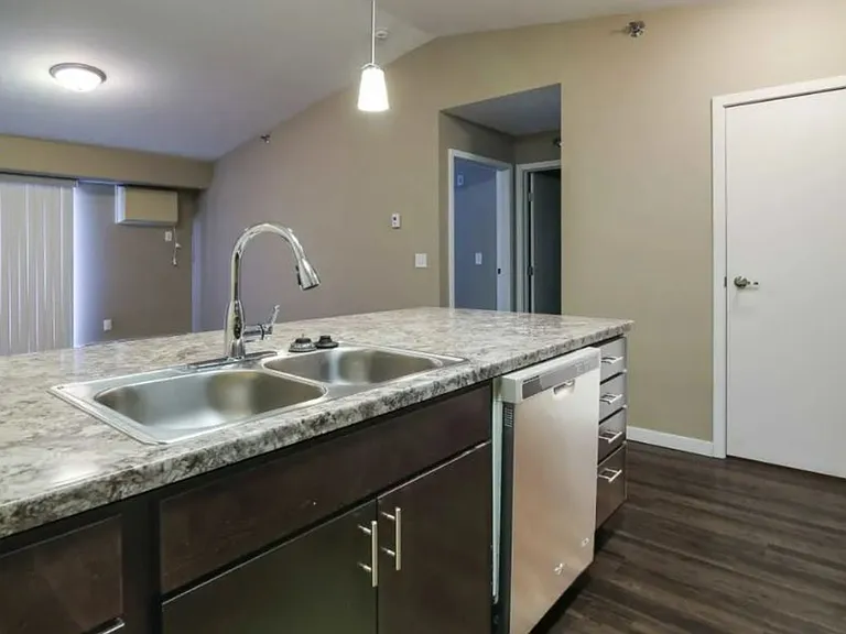 Veraway Apartments — Photo 15