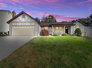 4216 Greensboro Dr, Saint Charles, MO 63304