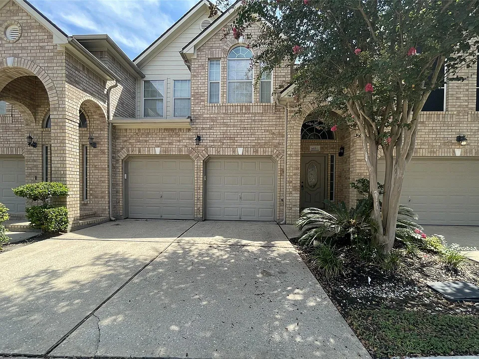 6410 E Linpar Ct