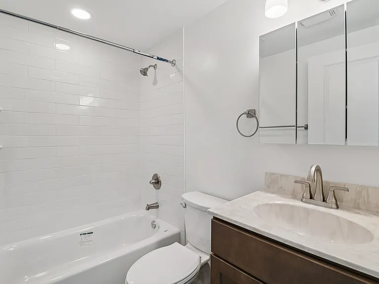 303 Seaton Pl NE #4 — Photo 21