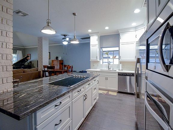 3rd image of 6843 Kingston Cove Ln