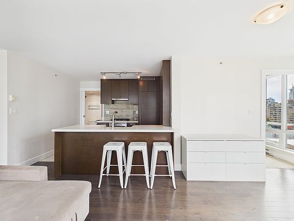 3rd image of 535 Smithe St #1101