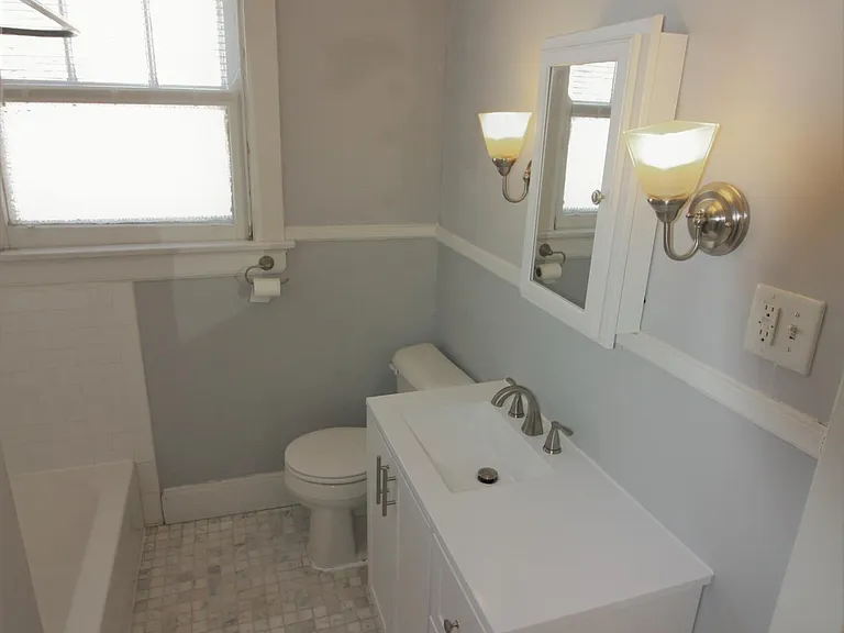 5517 Warren Ave — Photo 6