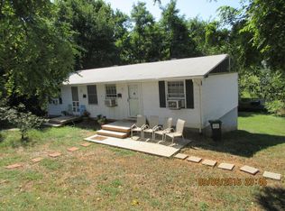 1300 Poplar St #B, Charlottesville, VA 22902