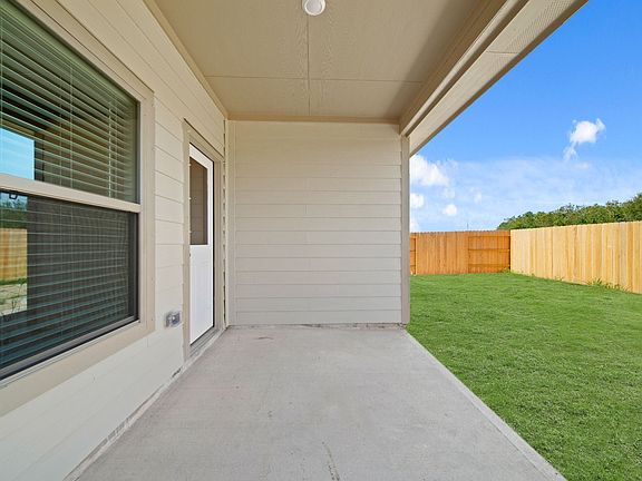 3rd image of 212 Orchard Laurel Dr