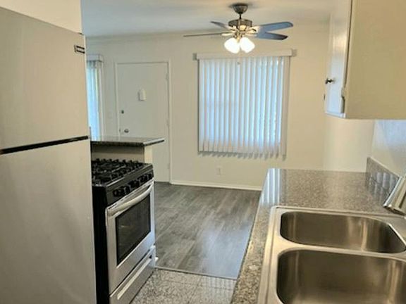3rd image of 2352 Glendale Blvd #14