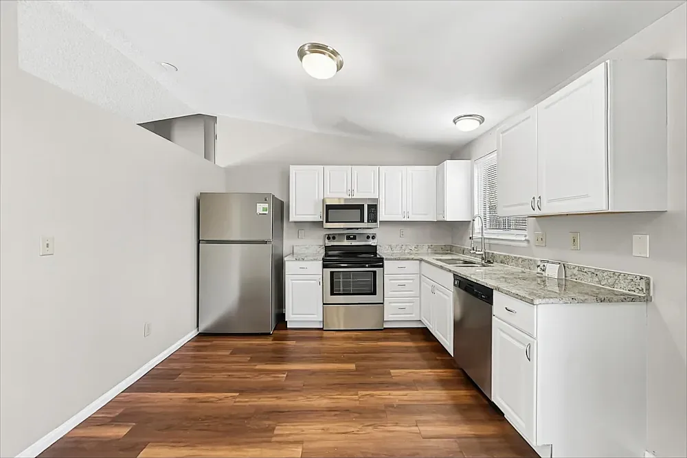 3 bed, 1580 sqft, $1,500 — Photo 2