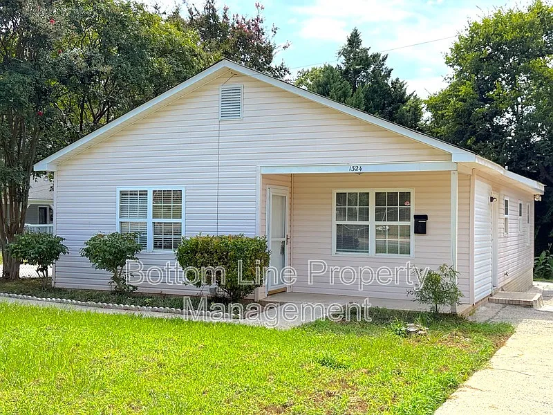 4 bed, 2.0 bath, 1288 sqft, $1,850 — Photo 2