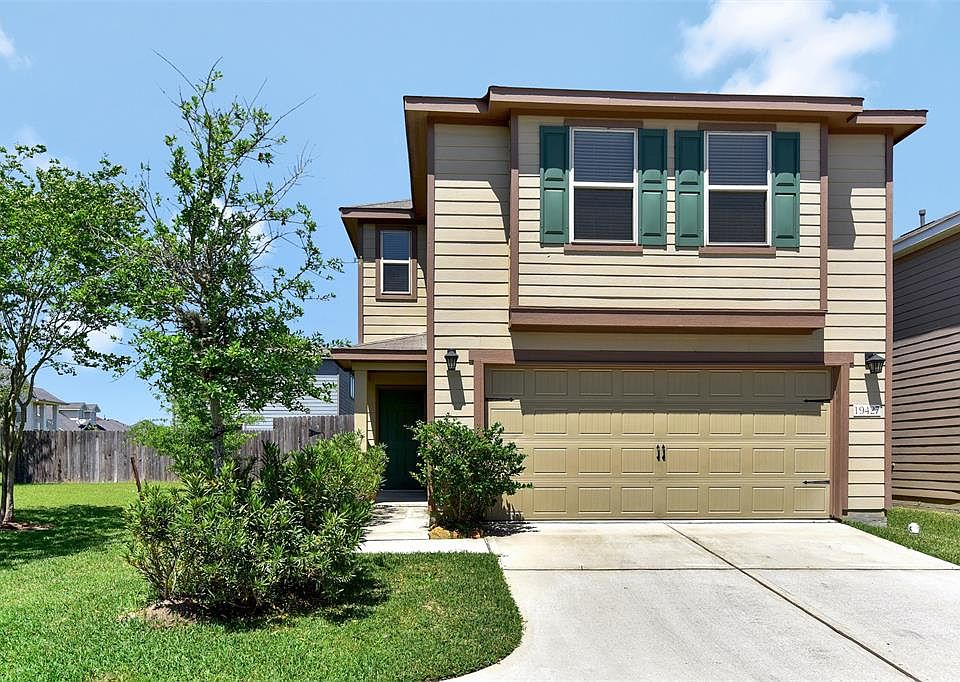 1st image of 19427 Garden Gate Ct