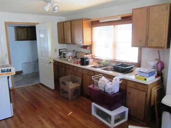 3rd image of 131 Lemonweir St