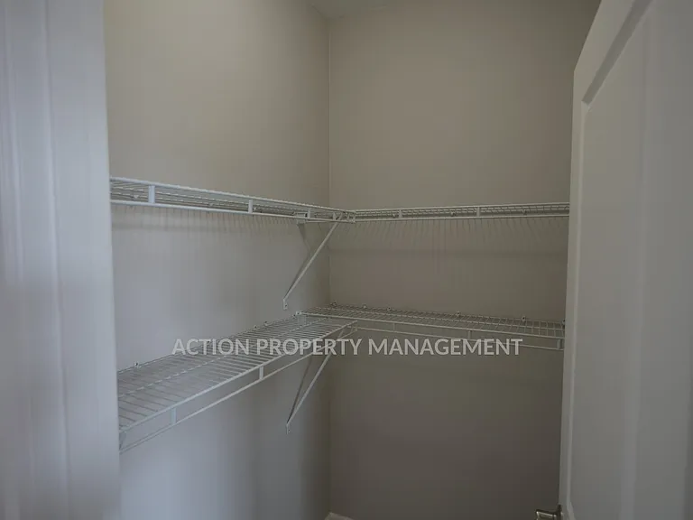 103 E Cobblestone Ln — Photo 8