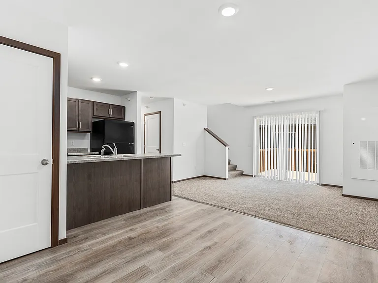 Shepherd Hills Commons — Photo 1