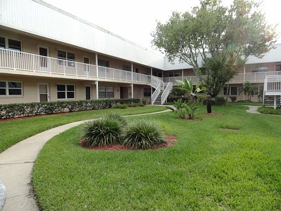 Condo Overlooks Interior Courtyard