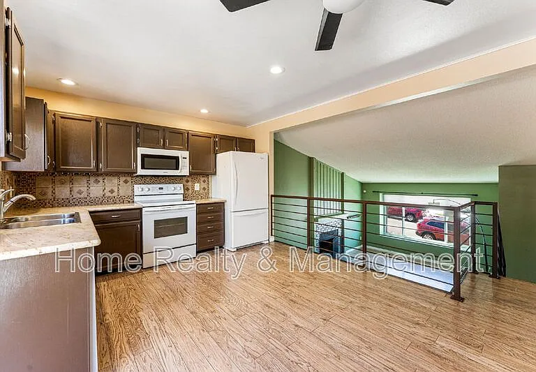 18976 E Mercer Dr — Photo 10