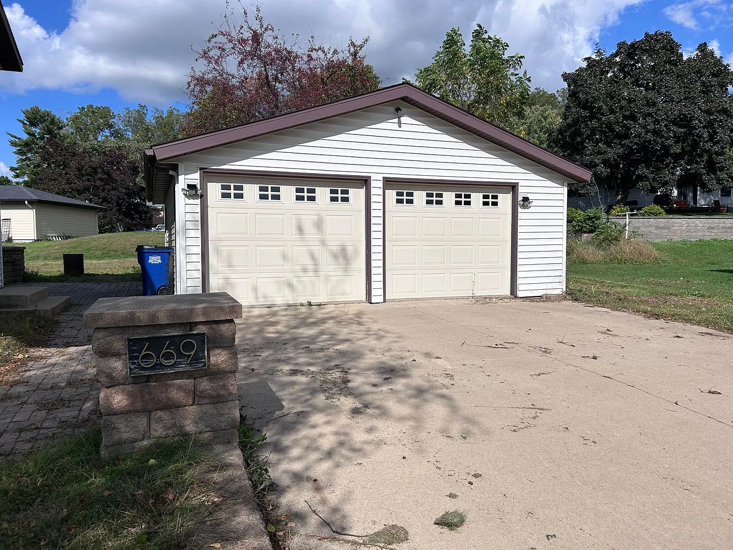 Spacious 4-Bedroom Home — Photo 2