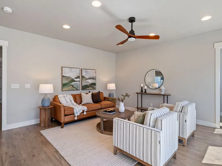 2101 W Northridge Dr — Photo 10