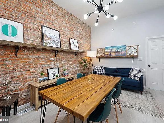 5th image of 2349 N Park Ave