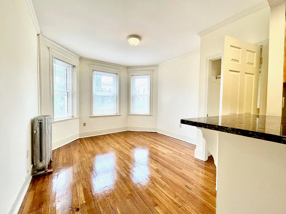 Studio, 450 sqft, $2,300 — Photo 2
