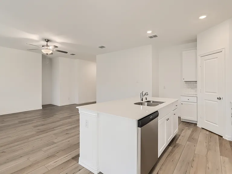 1205 Gladespring Ln — Photo 12