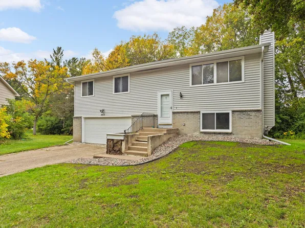 8616 Windward Cir, Eden Prairie, MN 55344