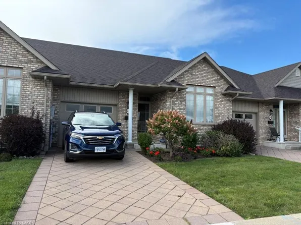 44 Livingston Blvd #11, Wilmot, ON N3A 4M7