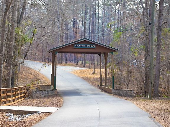 3rd image of 12 Mountain Rd