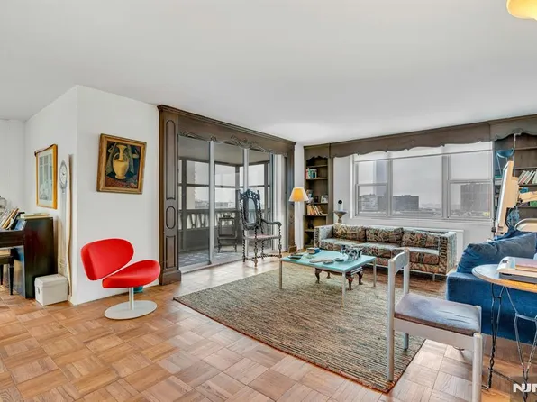 2000 Linwood Ave APT 12S, Fort Lee, NJ 07024
