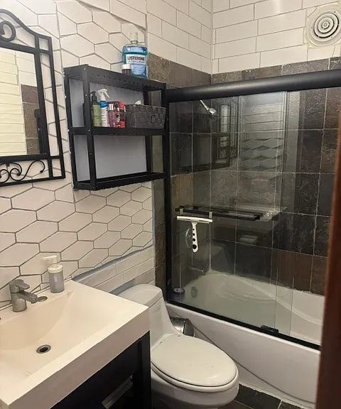 2717 Girard Ave S #201 — Photo 38