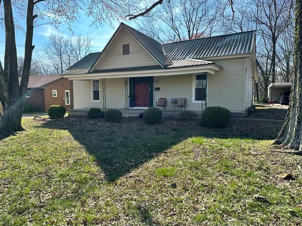 977 Main St N, Mc Kenzie, TN 38201