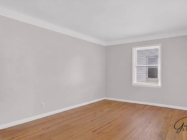 20410 Five Points St — Photo 5