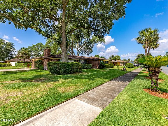 4th image of 8178 MESSINA Drive