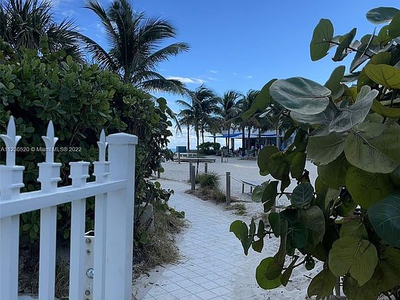3rd image of 4001 S Ocean Dr APT 3D