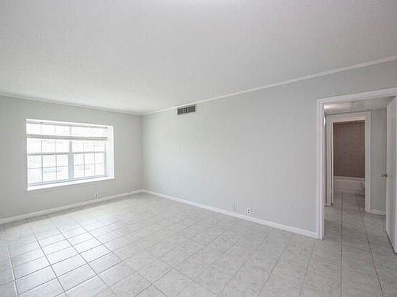 2nd image of 2601 Bellefontaine St APT B302