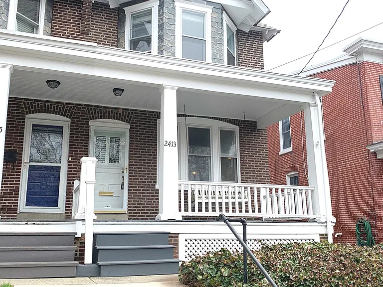 2413 W 16th St — Photo 1