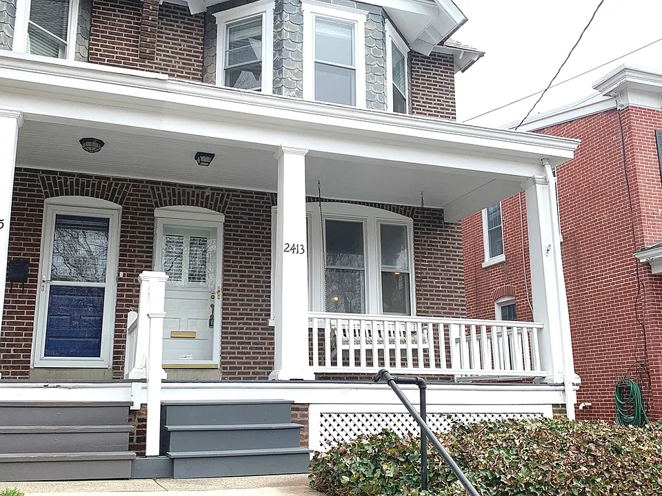 2413 W 16th St