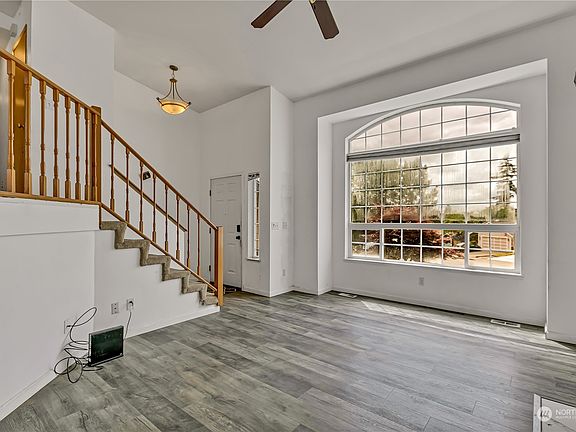 5th image of 102 16th Avenue Ct