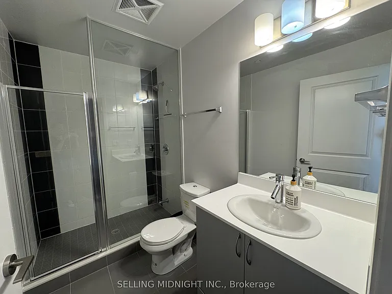 5162 Yonge St #Penthouse 301 — Photo 13