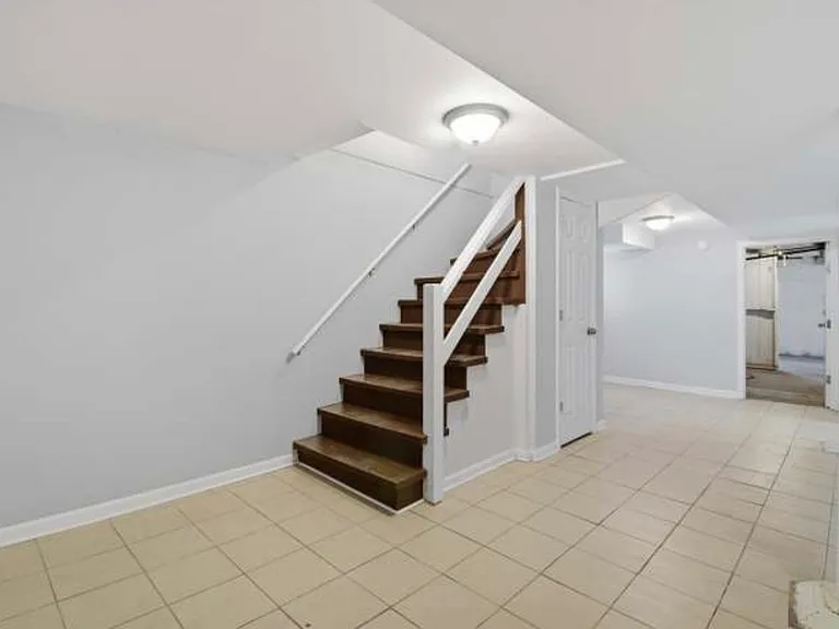 7700 S Saint Lawrence Ave #1 — Photo 12