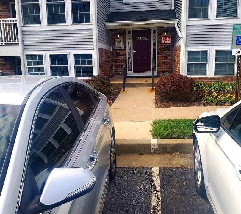 1st image of 1305 Greenbriar Cir #7