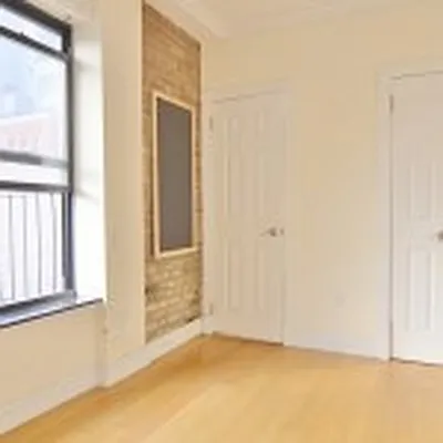 Rented by Park Property Advisors | media 16