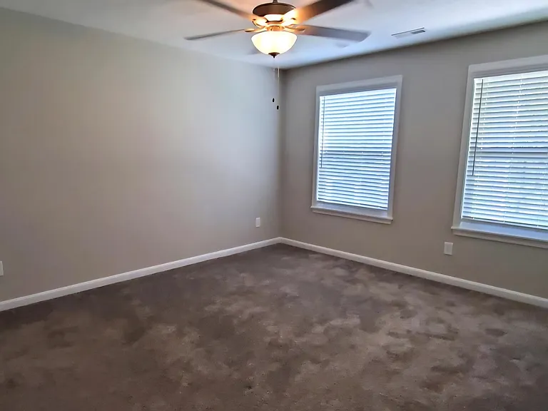 686 Daphne Way #686 — Photo 19