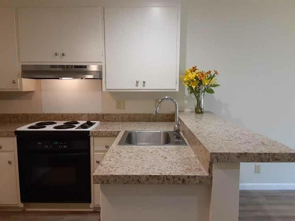 2nd image of 657 24th Ave #4