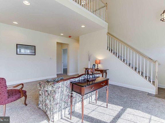 3rd image of 7425 Saint Patrick Ct