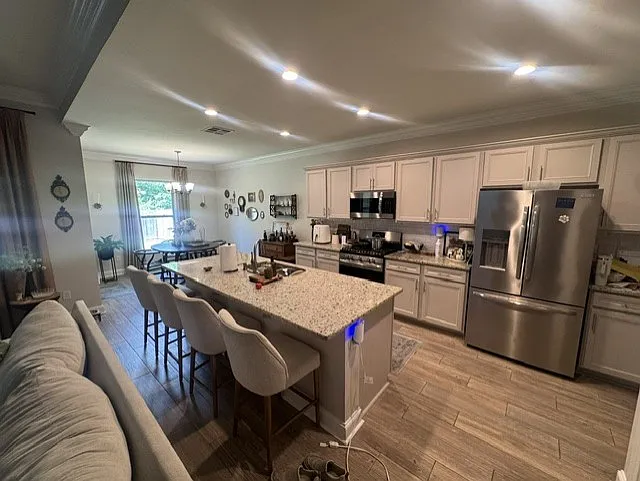 140 Lake Breeze Dr — Photo 3