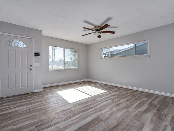 3rd image of 16172 Chula Vista St